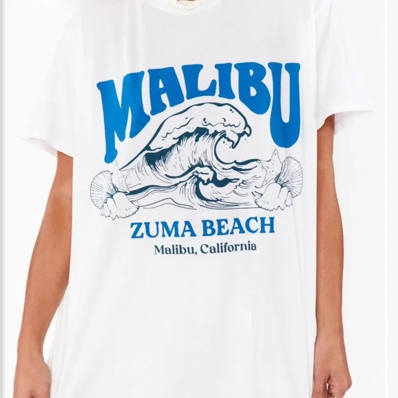 Show me your MuMu White Graphic Tee with Blue Print - Picture 4 of 9